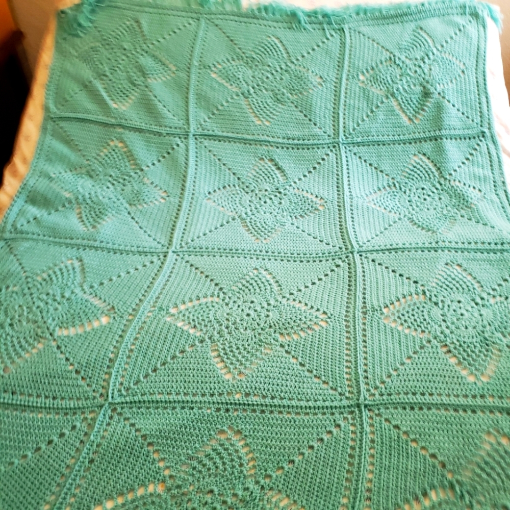 HANDMADE CROCHETED BLANKET/ THROW